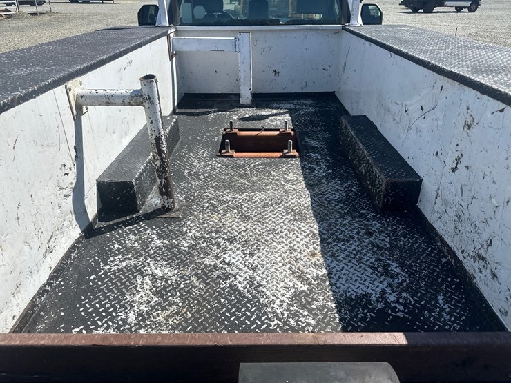 2019-ford-f550-image-17