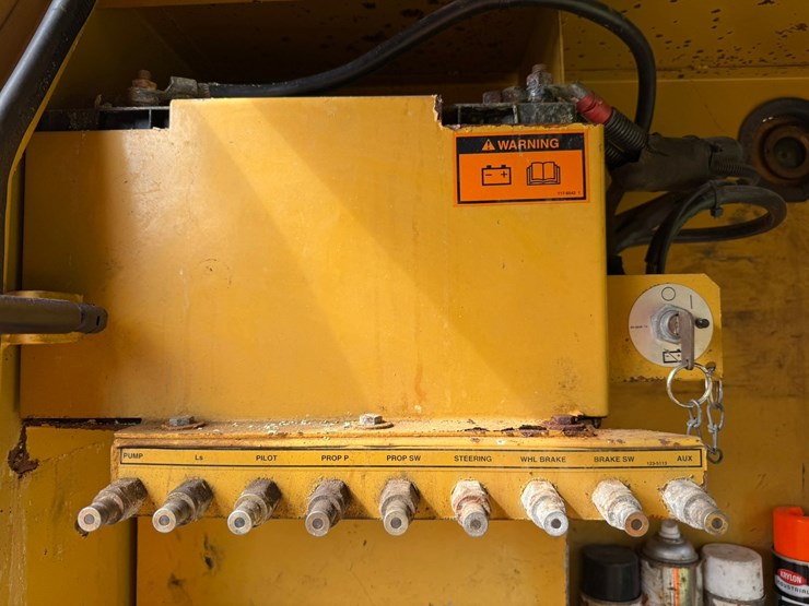 caterpillar-m318-image-70