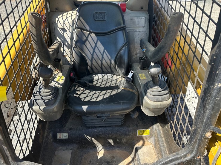 2019-caterpillar-279d-image-24