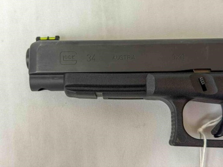 glock-pistol-image-13