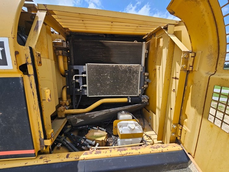 caterpillar-320c-image-27