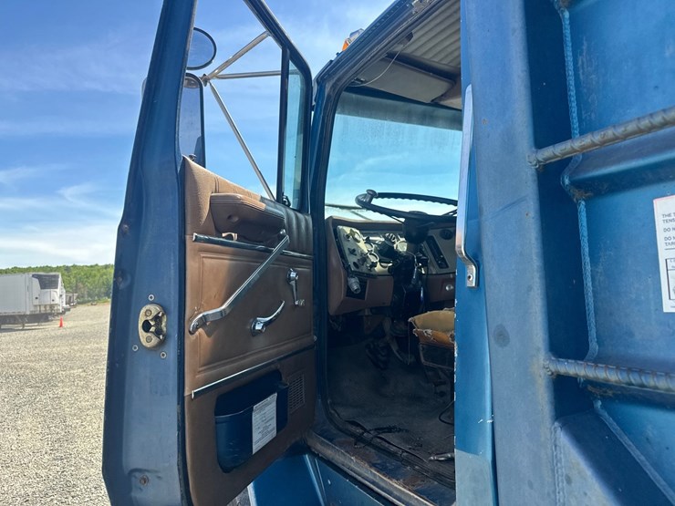 1991-ford-l9000-image-20