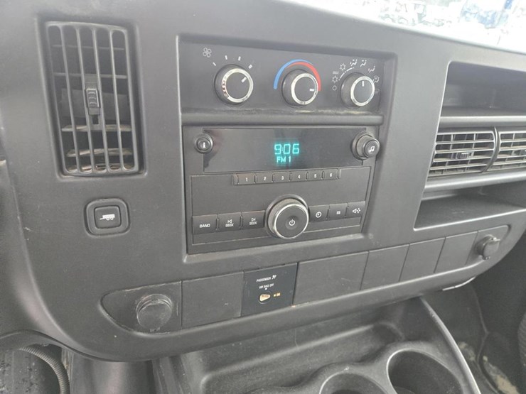 #60861-•-2014-gmc-4500-box-truck-image-39
