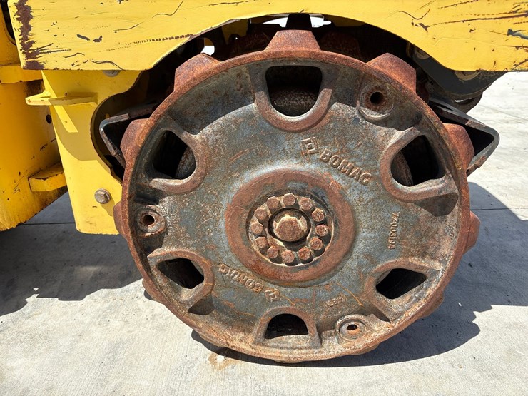 2018-bomag-bmp8500-image-25