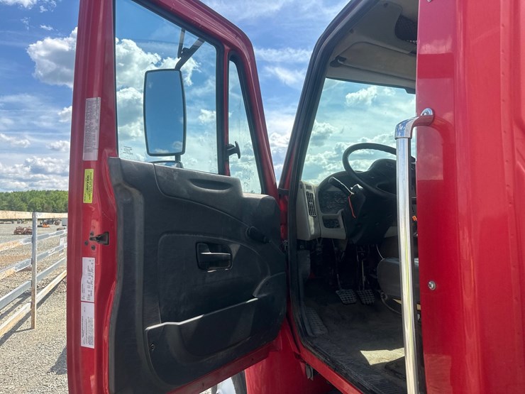 2015-international-durastar-4400-image-28