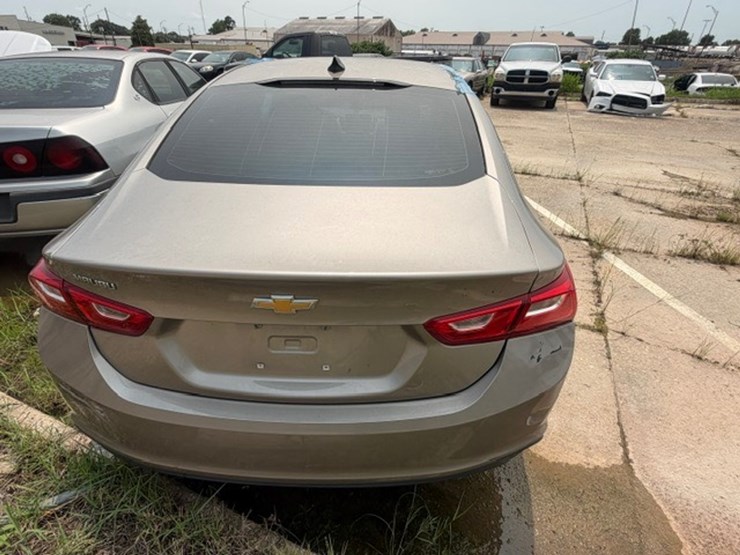 #79-•-2022-chevrolet-malibu-image-10