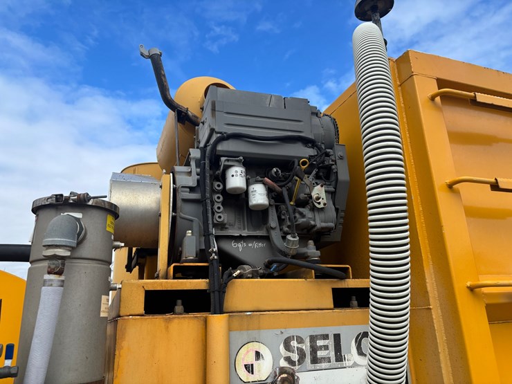 2005-gmc-t7500-image-67