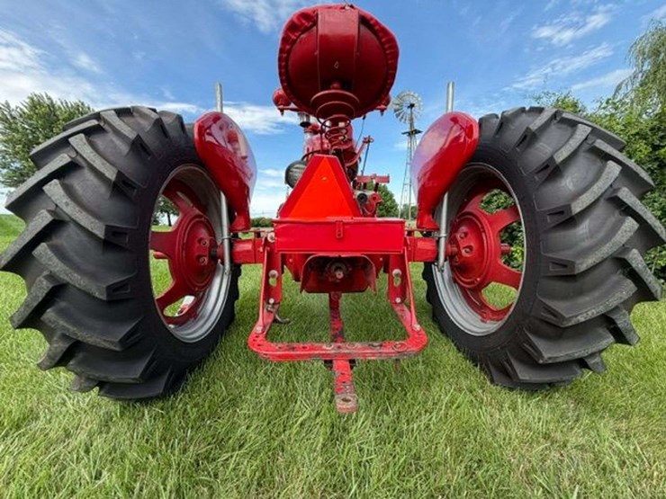 1945-farmall-m-image-8