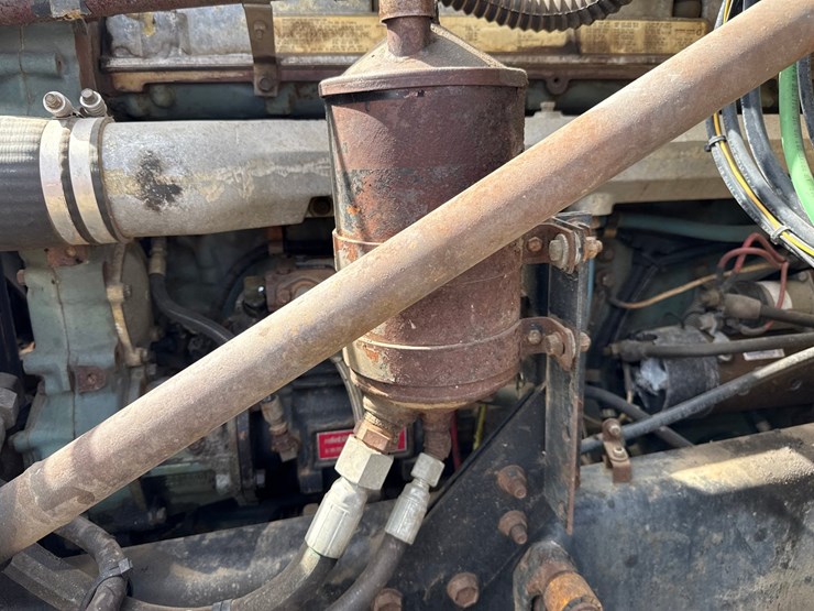 #60835-•-1991-volvo-/-gm-white-tandem-axle-storm-truck-image-16