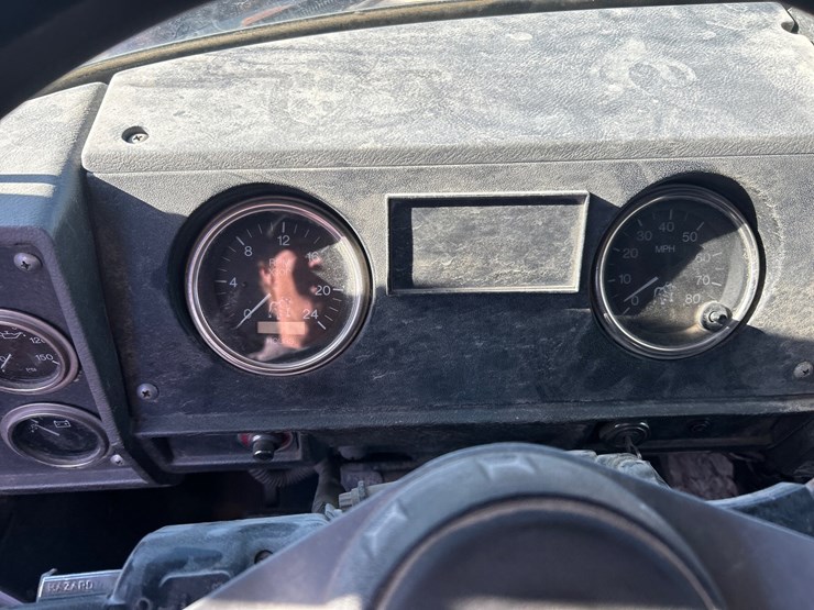 2001-mack-rd688s-image-77