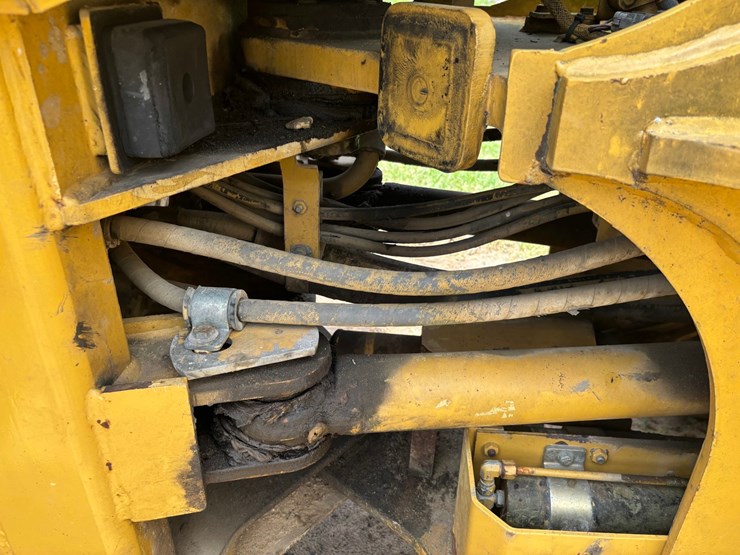 caterpillar-928g-image-66