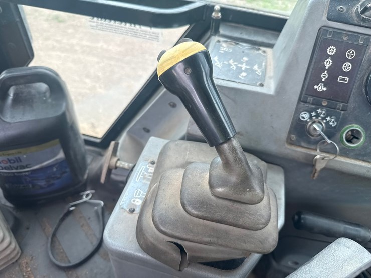 #1184-•-1997-kobelco-750-4x4-loader-backhoe-image-97