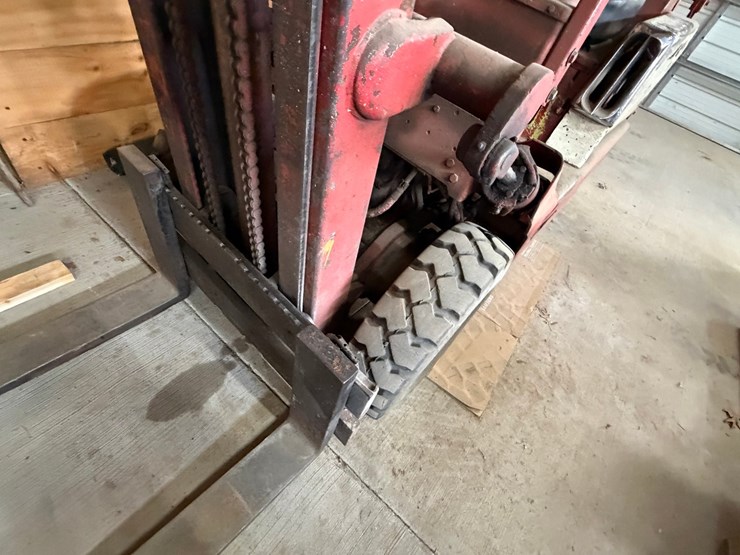 #1772-•-clark-forklift-image-13