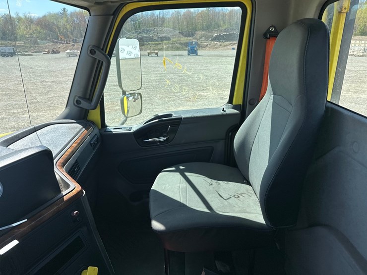 #60118-•-2019-international-rh613-day-cab-truck-tractor-image-51