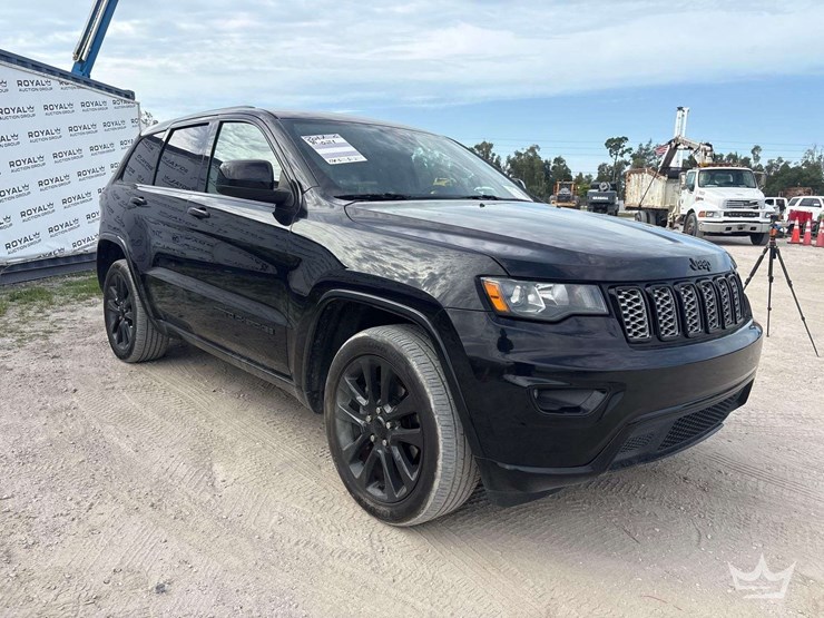 2017-jeep-grand-cherokee-image-2