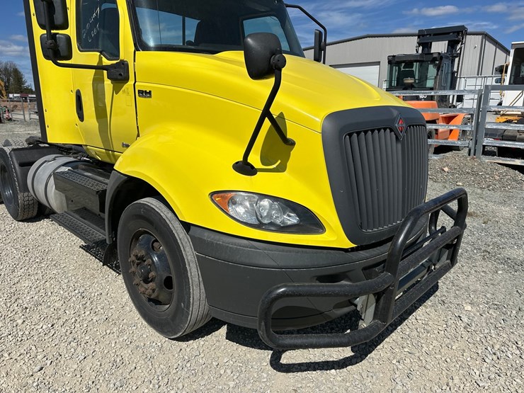 #60118-•-2019-international-rh613-day-cab-truck-tractor-image-22