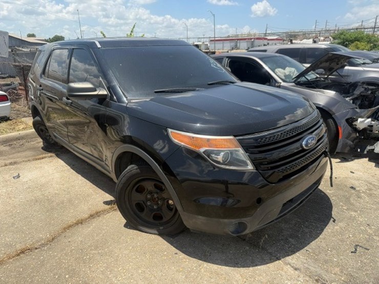 #83-•-2015-ford-interceptor-image-2