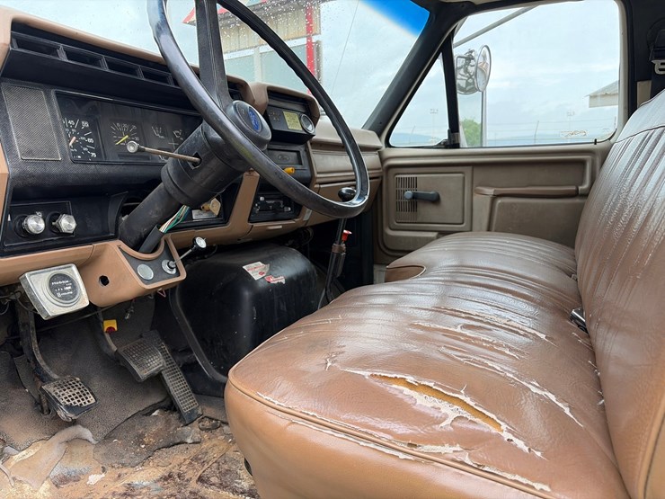 1990-ford-f800-image-22