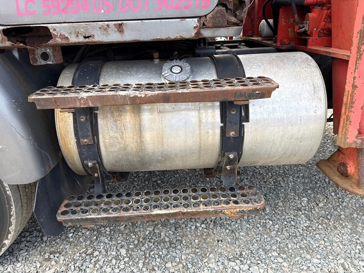 #60835-•-1991-volvo-/-gm-white-tandem-axle-storm-truck-image-66