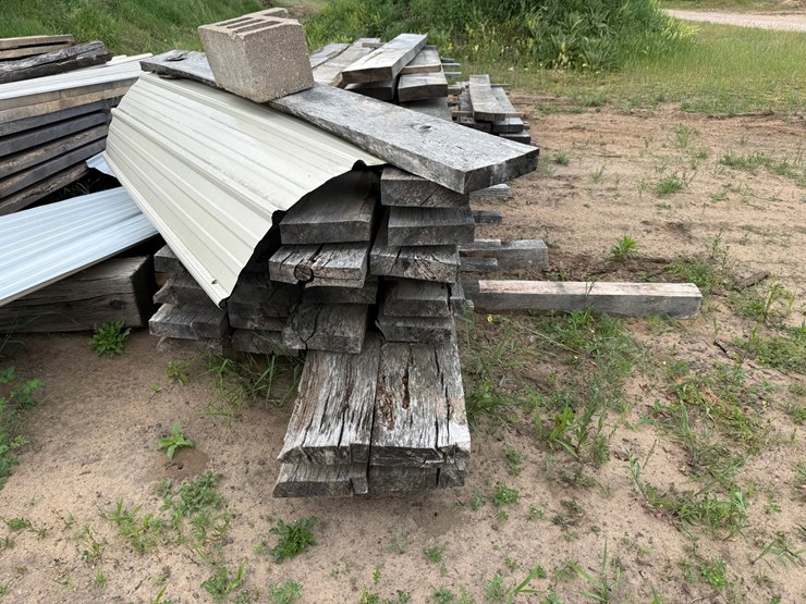 #1762-•-rough-sawn-oak-lumber-image-6
