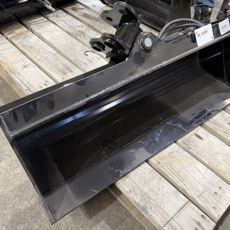 2026 Future 40" Tilting Muck Bucket