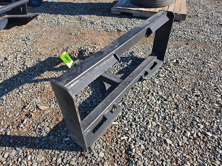 #6185-•-unused-2"-skid-steer-hitch-adapter-image-2