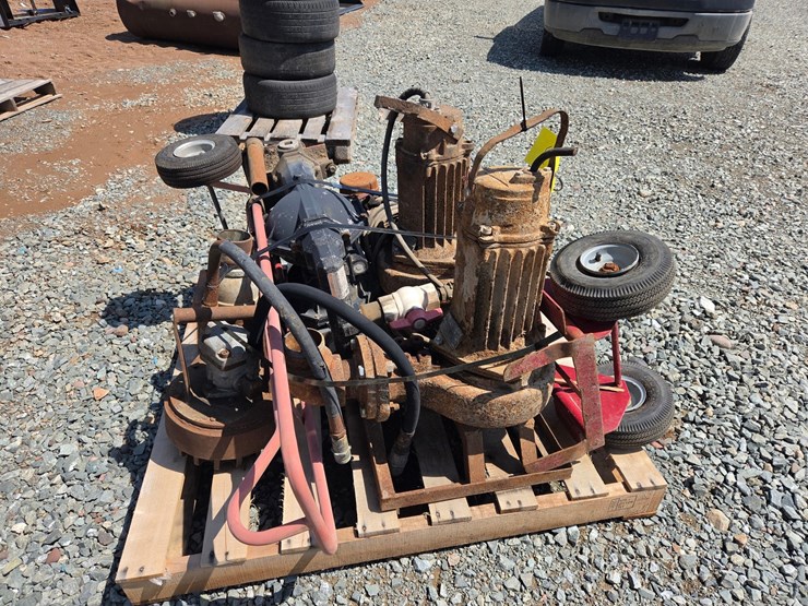 #6023-•-(2)-carts,-(2)-submersible-pumps,-more-image-6