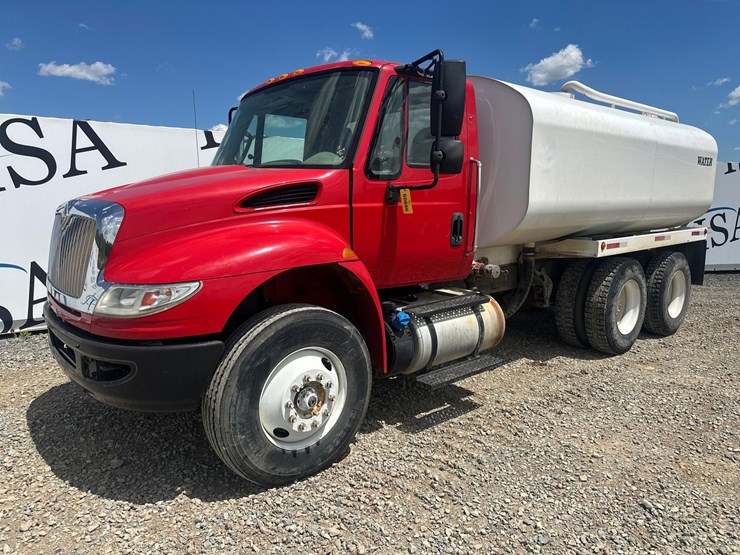 2015-international-durastar-4400-image-1