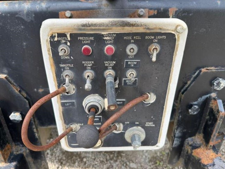 2003-sterling-lt7500-image-33
