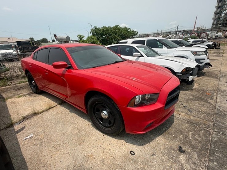 #63-•-2014-dodge-charger-image-2