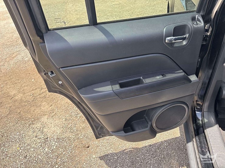 2015-jeep-patriot-image-19