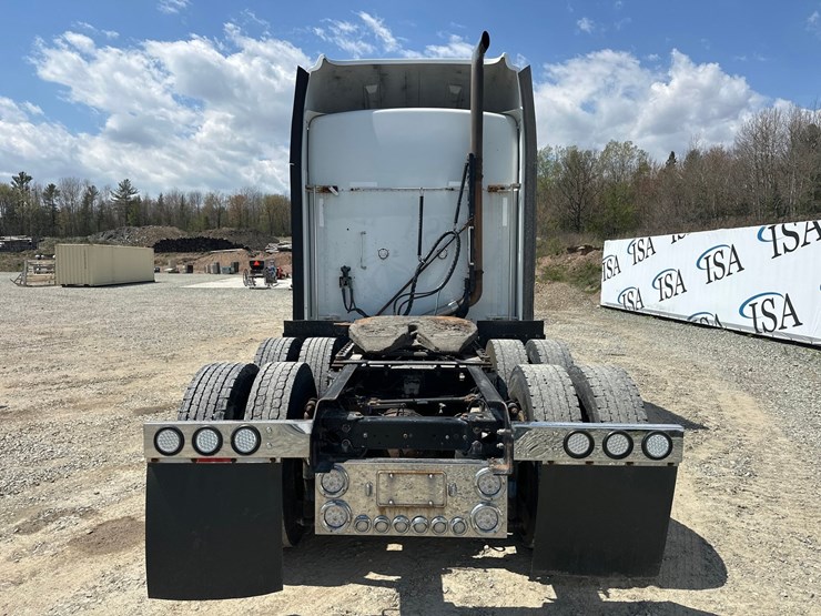 2014-kenworth-t660-image-4
