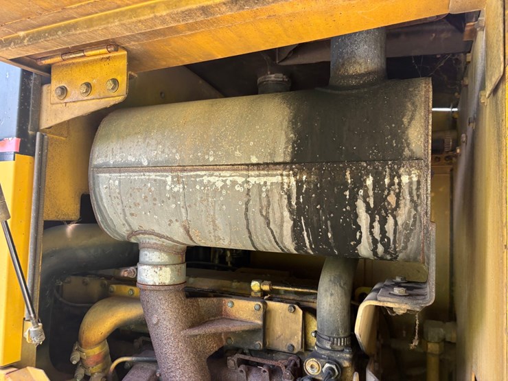 caterpillar-928g-image-40