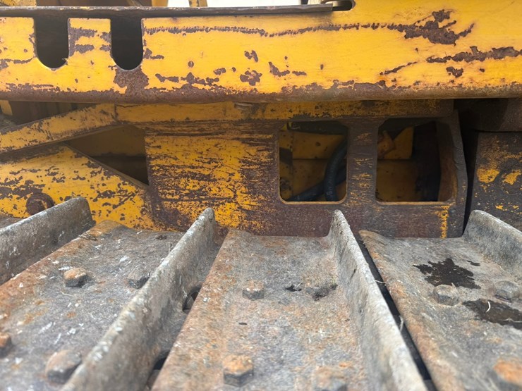 john-deere-450e-image-21