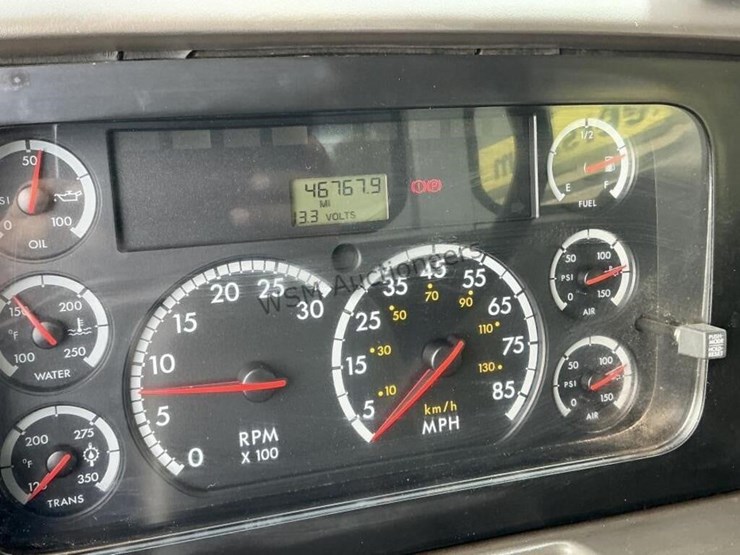 2002-sterling-m8500-image-26