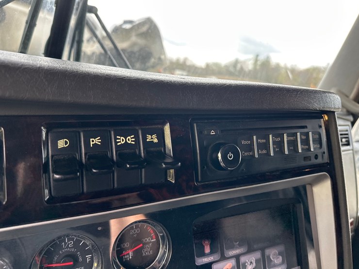 2014-kenworth-t660-image-56