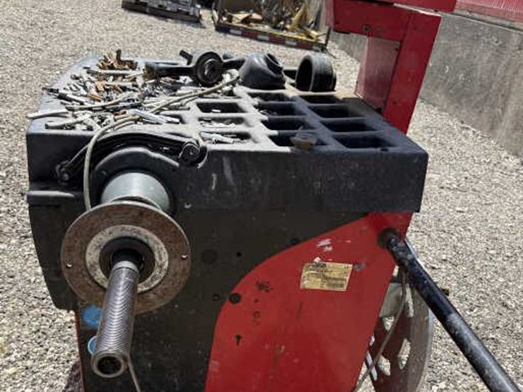 #62-•-corghi-em8540-tire-balancer-machine-image-5