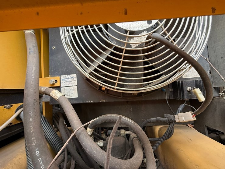 caterpillar-m318-image-74