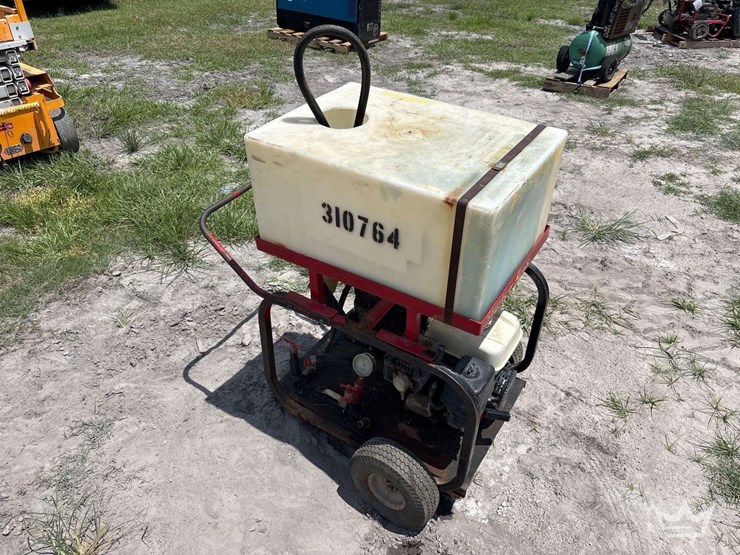2021-portable-pressure-washer-with-water-tank-image-2