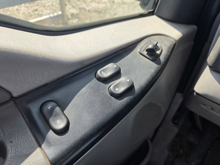 2001-ford-f350-image-44