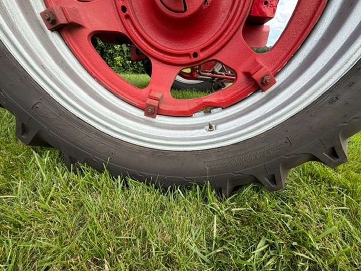 1945-farmall-m-image-12