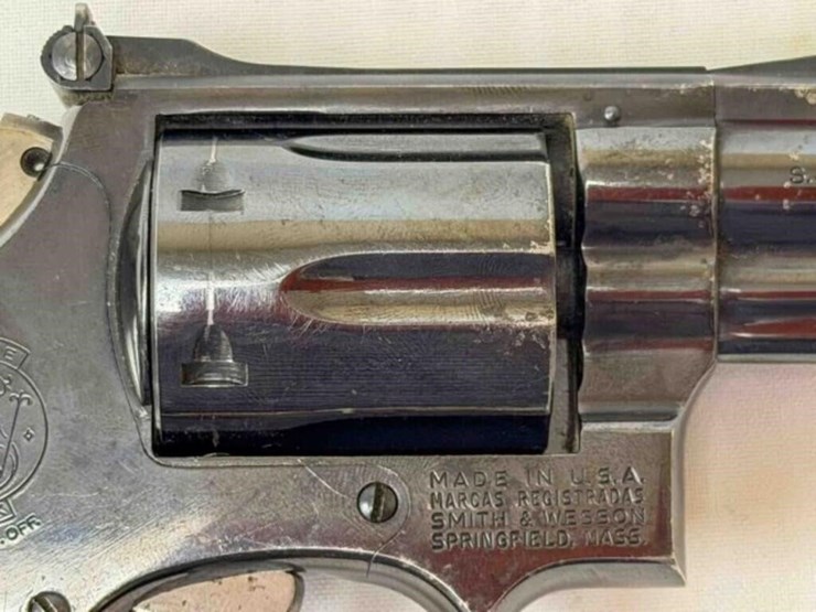 smith-&-wesson-revolver-image-12
