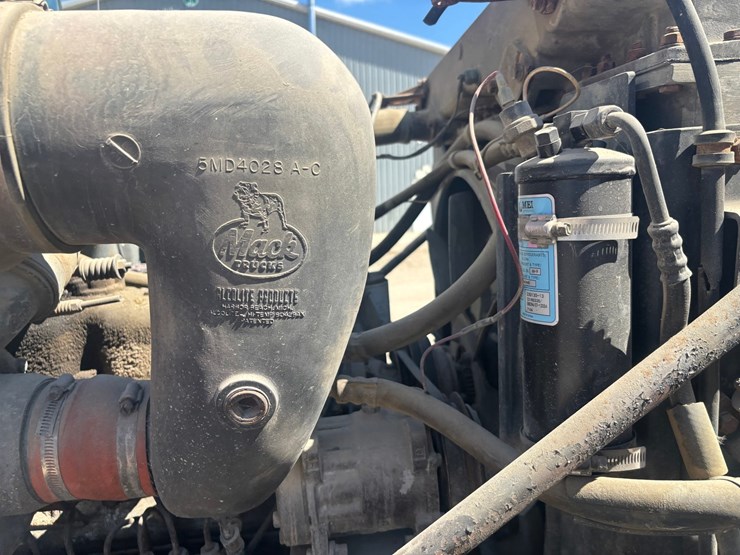 #2174-•-1984-mack-dm660-tandem-axle-dump-truck-image-27