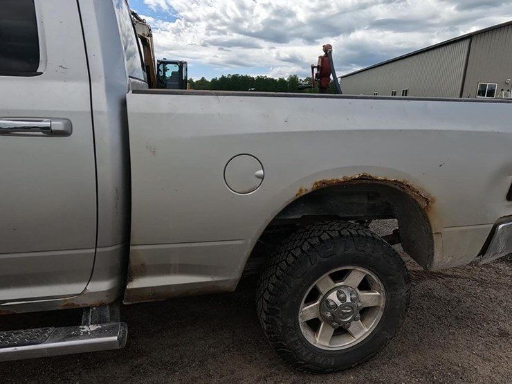 2013-dodge-2500-image-8