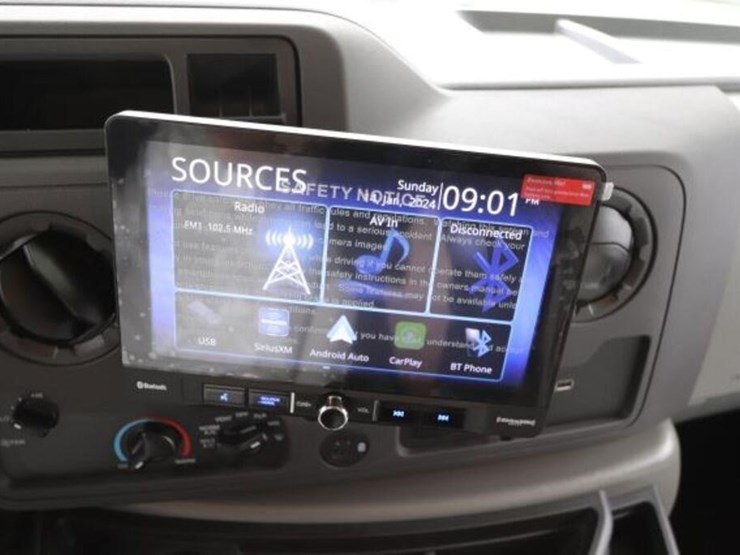 2025-ford-transit-image-26