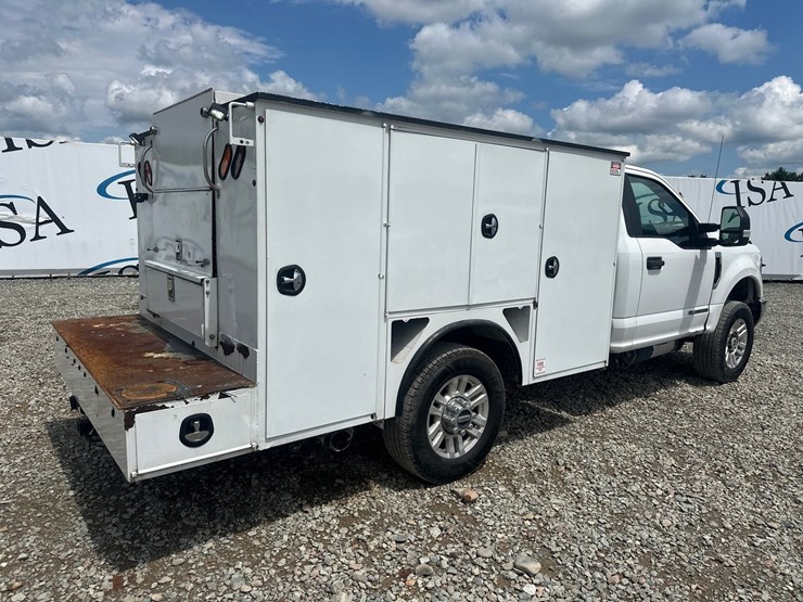 2019-ford-f350-xlt-image-5