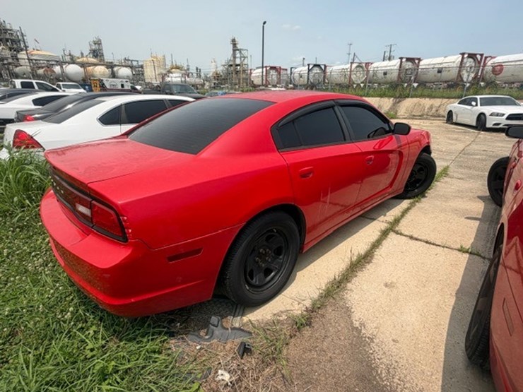 #61-•-2014-dodge-charger-image-4