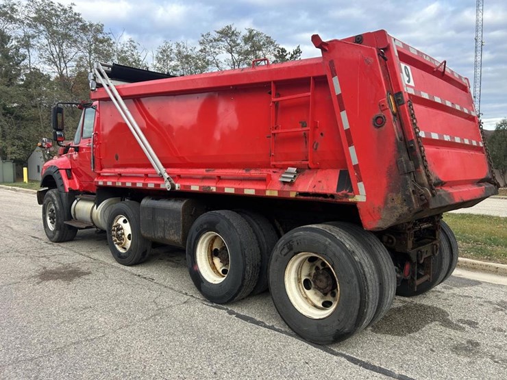 #1451-•-2013-international-workstar-tri-axle-dump-truck-image-3