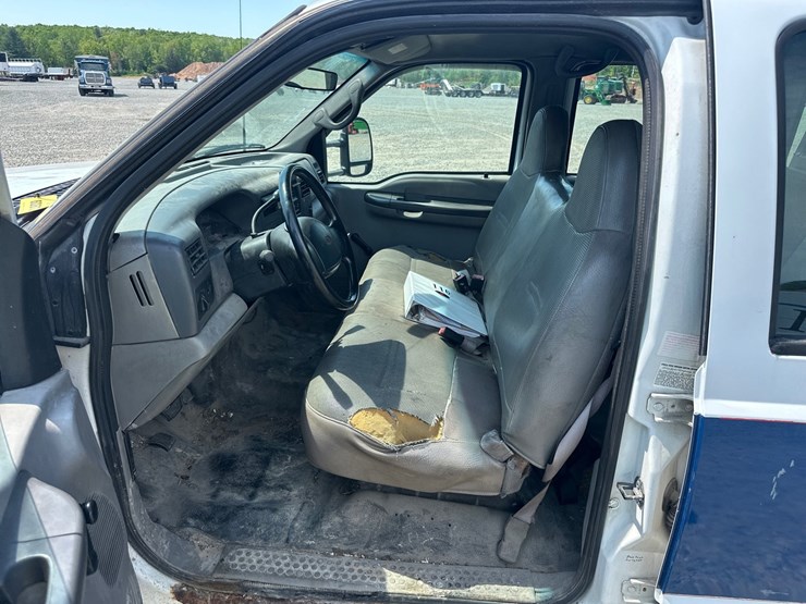 2001-ford-f450-image-25