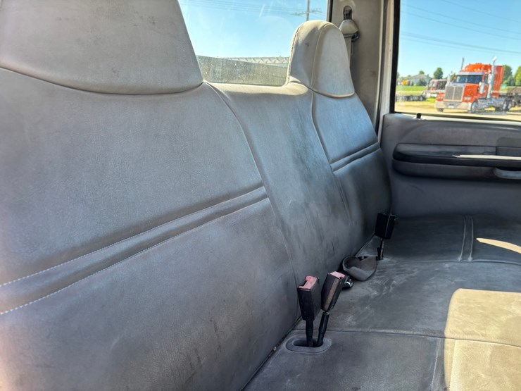 2004-ford-f450-image-41